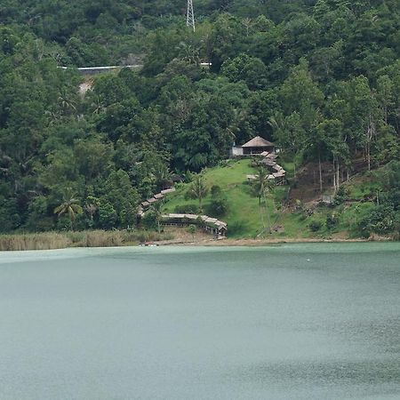 ホテルGreen Lake Linow Tomohon エクステリア 写真