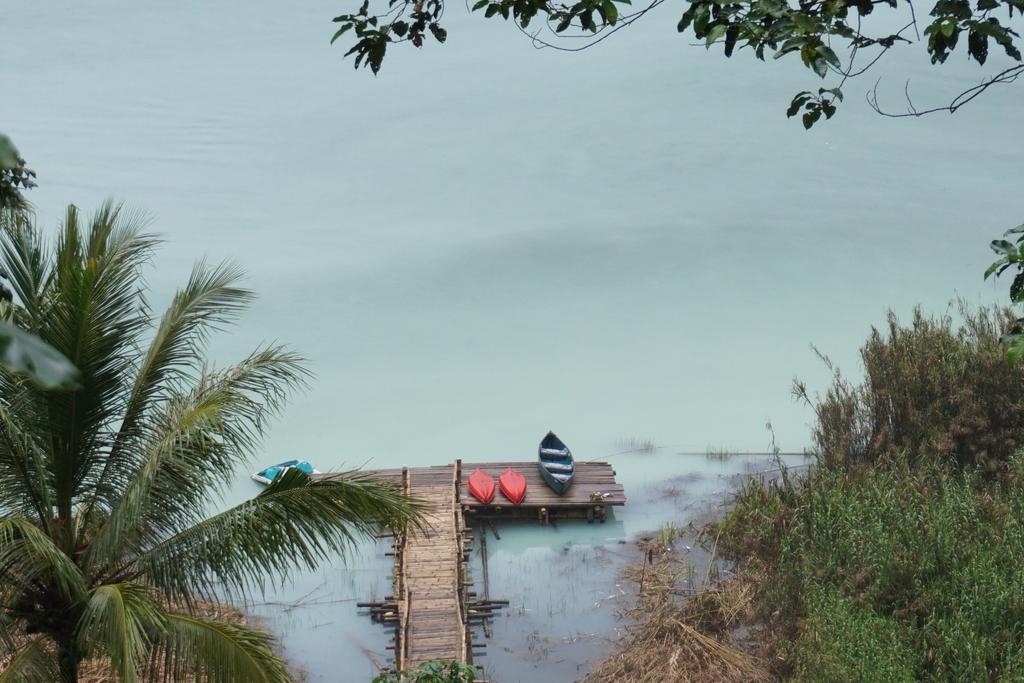 ホテルGreen Lake Linow Tomohon エクステリア 写真