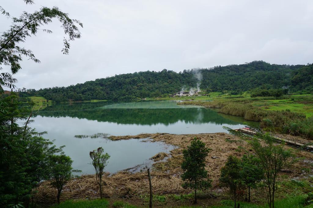 ホテルGreen Lake Linow Tomohon エクステリア 写真