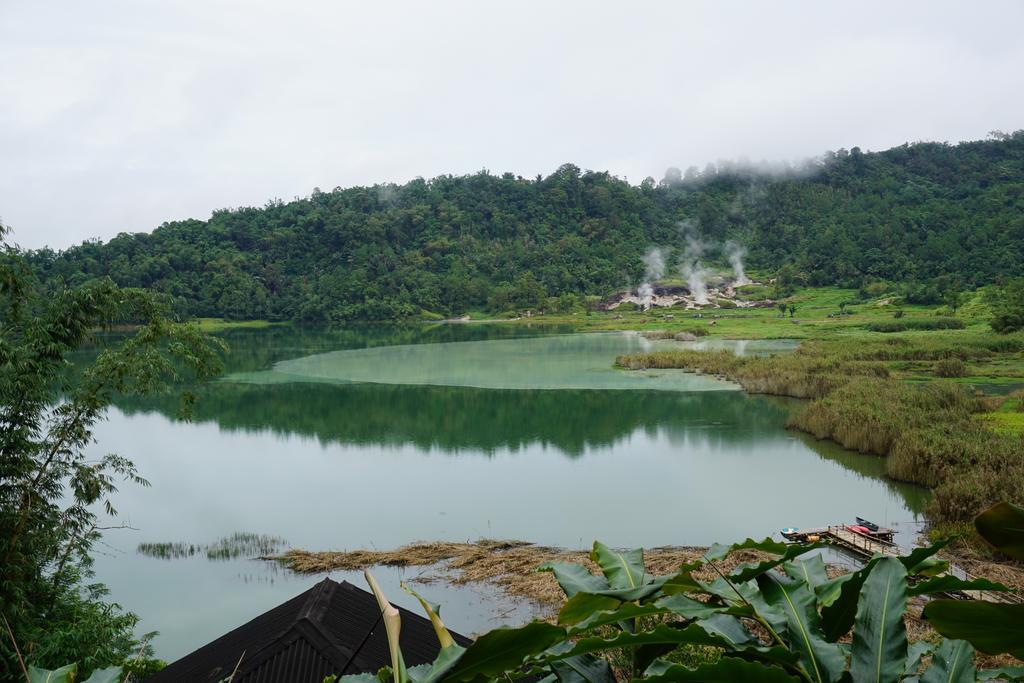 ホテルGreen Lake Linow Tomohon エクステリア 写真